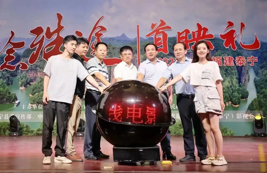 成龙的影片对青少年的教育意义_成龙拍电影的精神_成龙电影的意义
